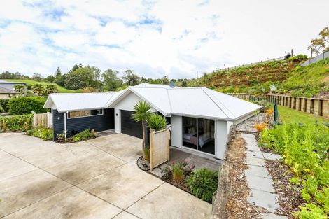 Photo of property in 17a Heta Road, Highlands Park, New Plymouth, 4312