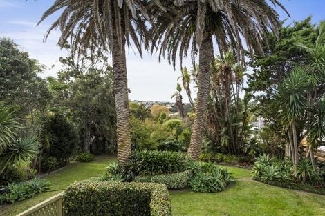 Photo of property in 107 Onewa Road, Northcote, Auckland, 0627