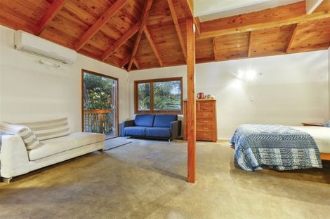 Photo of property in 128 Opanuku Road, Henderson Valley, Auckland, 0612