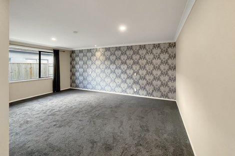 Photo of property in 14 Chestnut Close, Kelvin Grove, Palmerston North, 4414