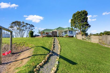 Photo of property in 161 Ranganui Road, Kaiwaka, 0573