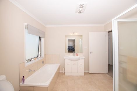 Photo of property in 6 Conniston Way, Pyes Pa, Tauranga, 3112