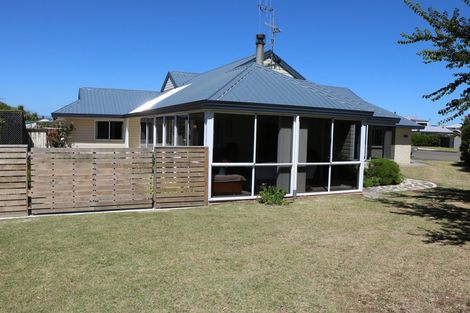 Photo of property in 6 Low Avenue, Foxton Beach, Foxton, 4815