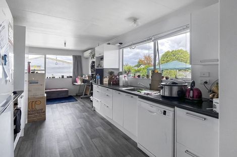 Photo of property in 43 Amberley Avenue, Westbrook, Palmerston North, 4412