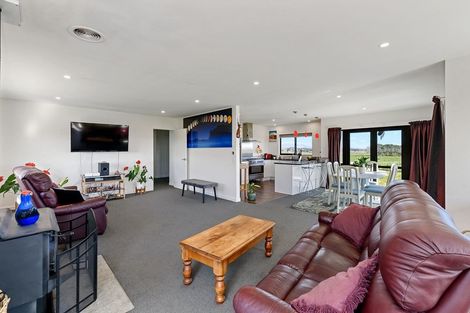 Photo of property in 100 Harakeke Road, Te Horo, Otaki, 5581