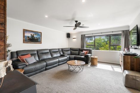 Photo of property in 102 Mark Street, Whangamata, 3620