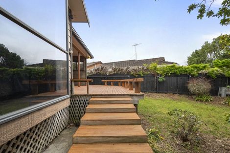 Photo of property in 20 Springdale Grove, Fitzherbert, Palmerston North, 4410
