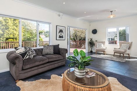 Photo of property in 18 Middleton Road, Johnsonville, Wellington, 6037