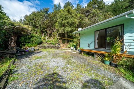 Photo of property in 44 Ngahere Street, Stokes Valley, Lower Hutt, 5019