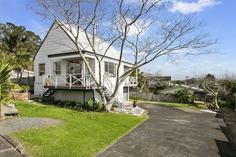 Photo of property in 6a D'oyly Drive, Stanmore Bay, Whangaparaoa, 0932