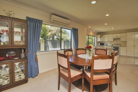 Photo of property in 71 Avenue Road, Greenmeadows, Napier, 4112