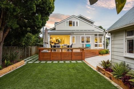 Photo of property in 26 Tainui Road, Devonport, Auckland, 0624