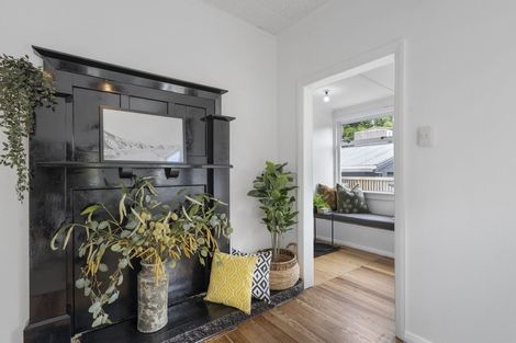 Photo of property in 120 Huatoki Street, Frankleigh Park, New Plymouth, 4310