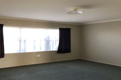 Photo of property in 6 Karaka Crescent, Levin, 5510
