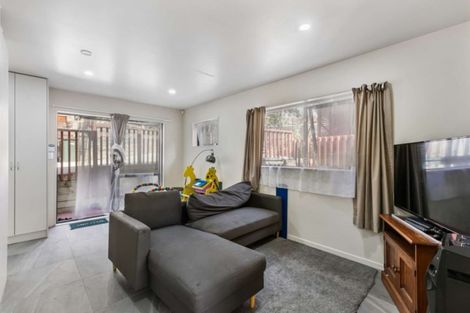 Photo of property in 39a Evelyn Road, Cockle Bay, Auckland, 2014