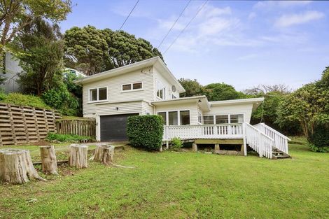 Photo of property in 13 Bell Street, Tawa, Wellington, 5028