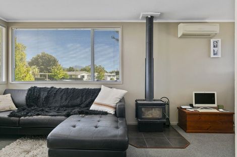 Photo of property in 27 Runuku Grove, Turangi, 3334