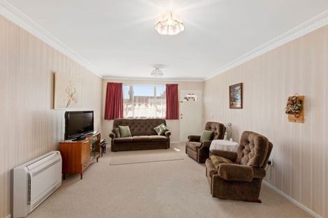 Photo of property in 2/382 Stokes Valley, Stokes Valley, Lower Hutt, 5019