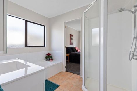 Photo of property in 38 Katerini Grove, Papamoa Beach, Papamoa, 3118