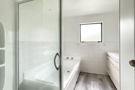 Photo of property in 38 Fitzherbert Avenue, West Harbour, Auckland, 0618