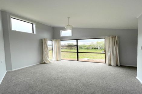 Photo of property in 69 Sunny Crescent, Huapai, Kumeu, 0810