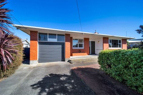 Photo of property in 35 Disraeli Street, Hawera, 4610
