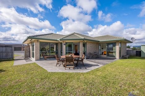 Photo of property in 63 Percy Kinsman Crescent, Riverstone Terraces, Upper Hutt, 5018