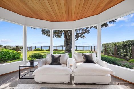 Photo of property in 30 Oxford Terrace, Coromandel, 3506