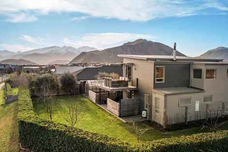Photo of property in 10 Sunnyside Lane, Wanaka, 9305