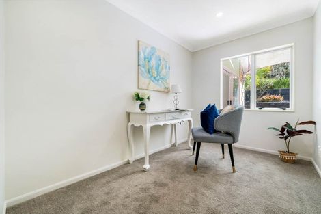 Photo of property in 31 Cricklade Terrace, Windsor Park, Auckland, 0632