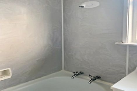 Photo of property in 23 Holland Crescent, Bulls, 4818