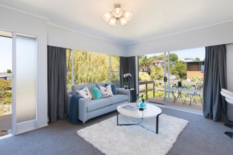 Photo of property in 2/45 Knightsbridge Drive, Forrest Hill, Auckland, 0620
