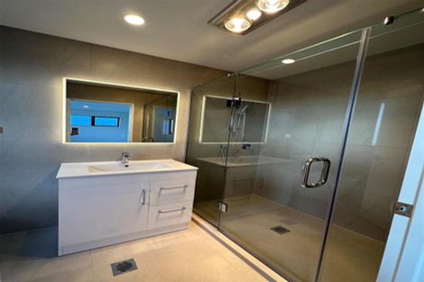 Photo of property in 40b Crestview Rise, Papakura, 2110