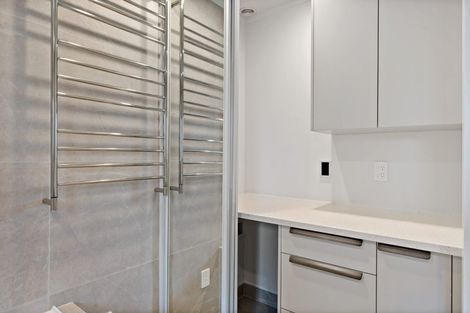 Photo of property in 1/2 Flavia Close, Torbay, Auckland, 0630