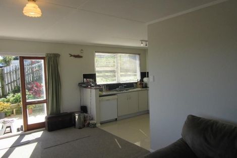Photo of property in 1/28 Merton Avenue, Glenfield, Auckland, 0627
