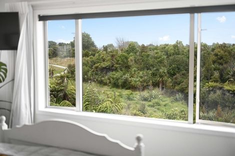 Photo of property in 194 Saint James Drive, Huntington, Hamilton, 3210