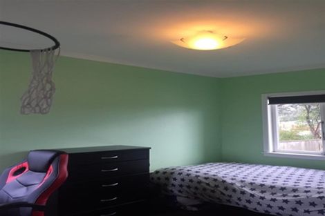 Photo of property in 51 Eastglen Road, Glen Eden, Auckland, 0602