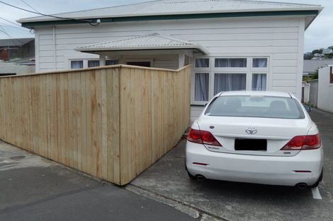 Photo of property in 102 Kilbirnie Crescent, Kilbirnie, Wellington, 6022