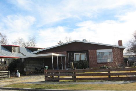 Photo of property in 25 Fraser Avenue, Ranfurly, 9332