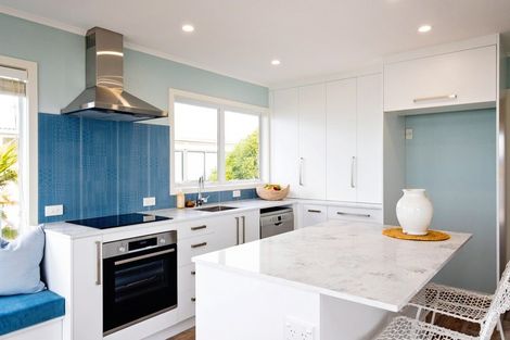 Photo of property in 86 The Esplanade, Westshore, Napier, 4110