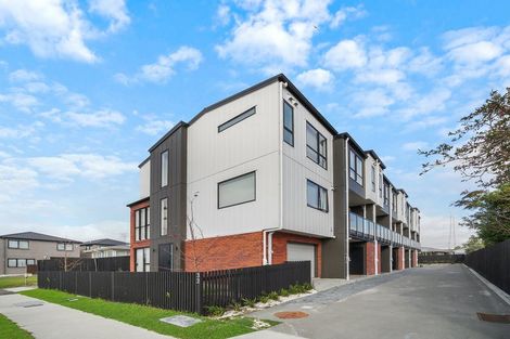 Photo of property in 8/32 Tiraumea Drive, Pakuranga, Auckland, 2010