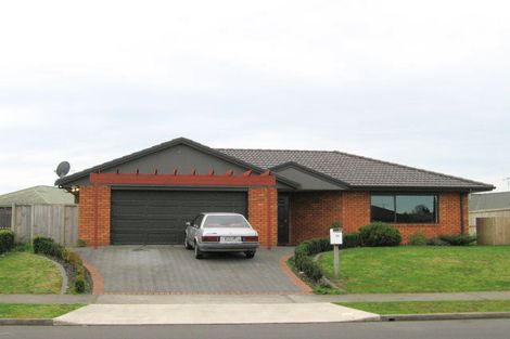 Photo of property in 71 Waiwherowhero Drive, St Andrews, Hamilton, 3200
