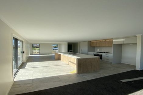 Photo of property in 30 Hammick Crescent, Pyes Pa, 3112