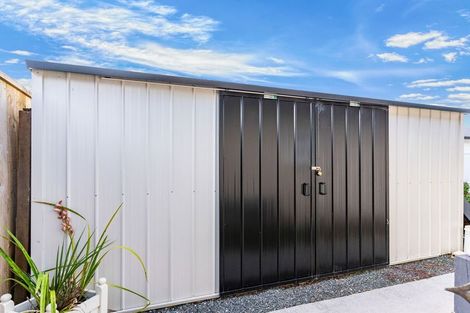 Photo of property in 98 Kaurinui Crescent, One Tree Point, 0118