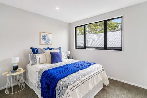 Photo of property in 36 Tokai Place, Glen Eden, 0602