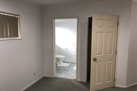 Photo of property in 33a Schnapper Rock Road, Greenhithe, Auckland, 0632