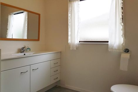 Photo of property in 4/25 Waterview Road West, Takanini, 2112