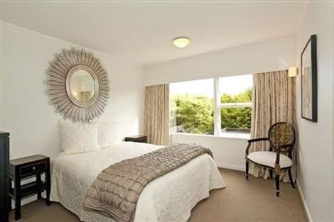 Photo of property in 3/29 Pupuke Road, Takapuna, Auckland, 0622