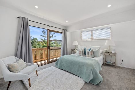 Photo of property in 68 Weatherly Road, Torbay, Auckland, 0630