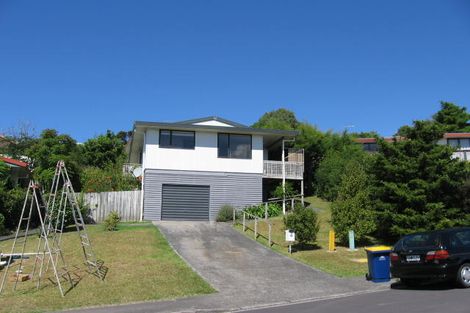 Photo of property in 30 Exeter Place, Unsworth Heights, Auckland, 0632